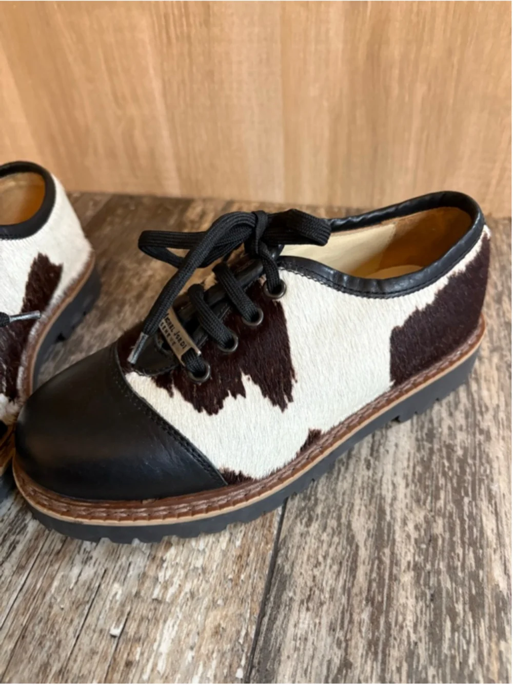 Vintage Michel Jordi Genuine Cowhide Hair-On Hide Oxford Shoes – Size 35